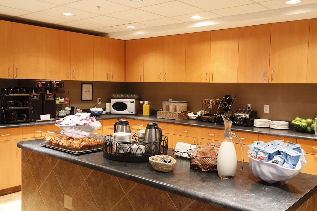 Coast Grimshaw Hotel & Suites מראה חיצוני תמונה