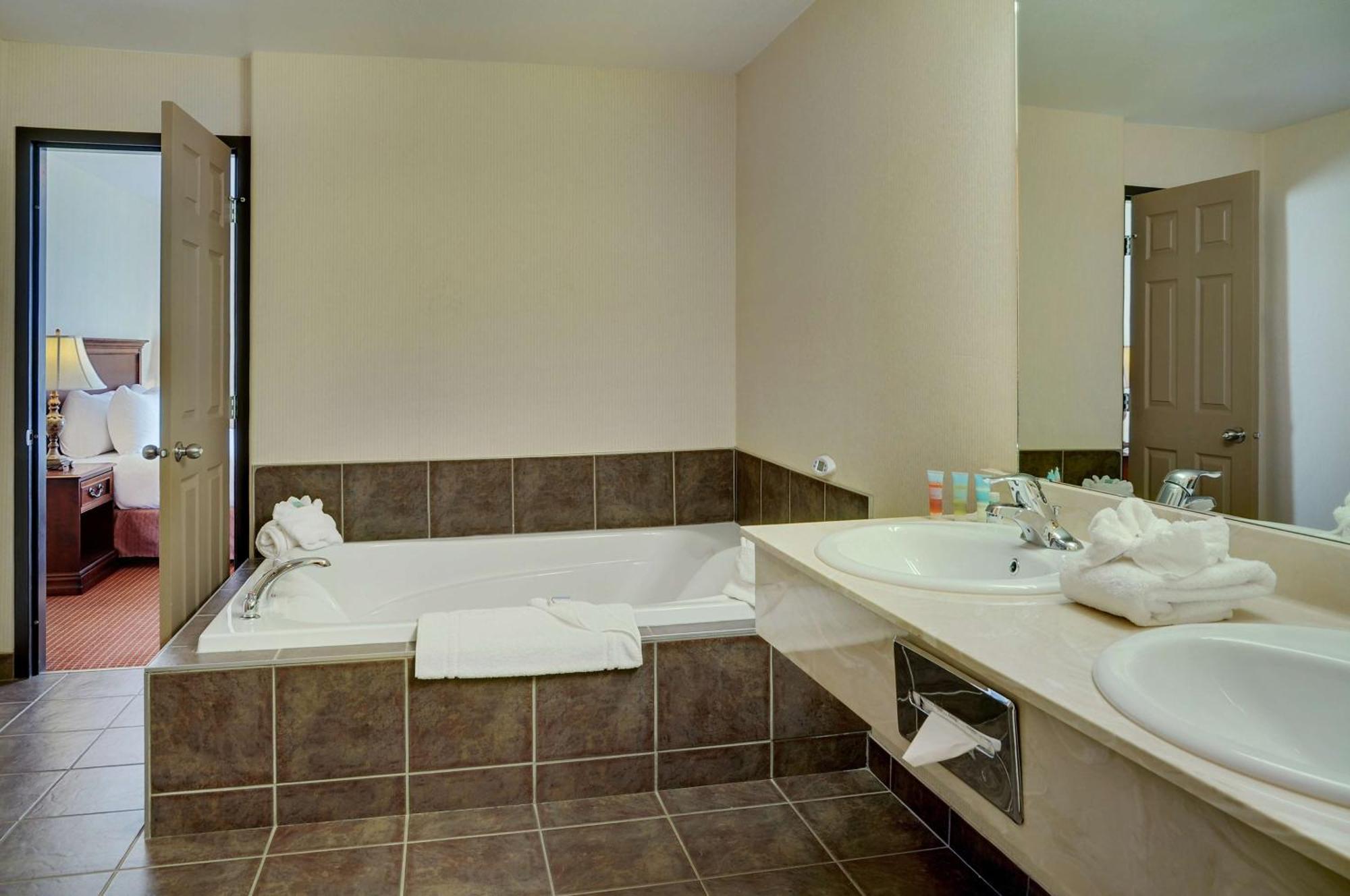 Coast Grimshaw Hotel & Suites מראה חיצוני תמונה